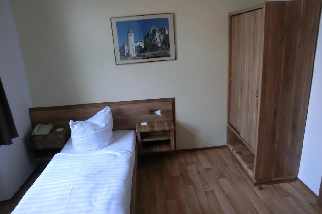 Hotel Schweizer Hof Halle  ภายนอก รูปภาพ